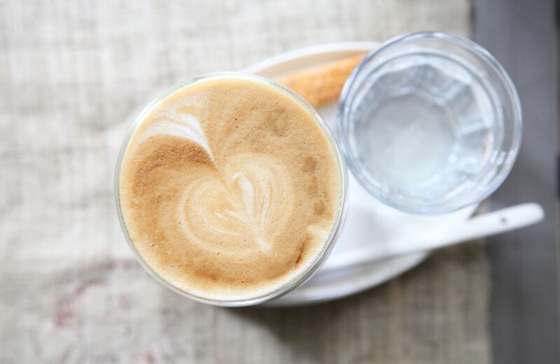 Wasser und Kaffee: Genuss in Kombination